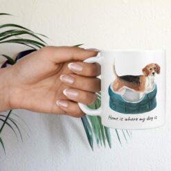 Home is where my dog is Beagle dog mug (Illustrated collection) 17 Home is where my dog is Beagle hand holding plant