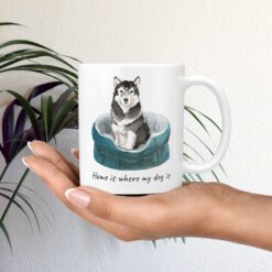 Home is where my dog is Malamute mug in hand plant