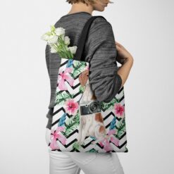 Brittany Travel Style Tote Bag 40 travel dogs tote brittany geometric tropical tote woman jumper walking view